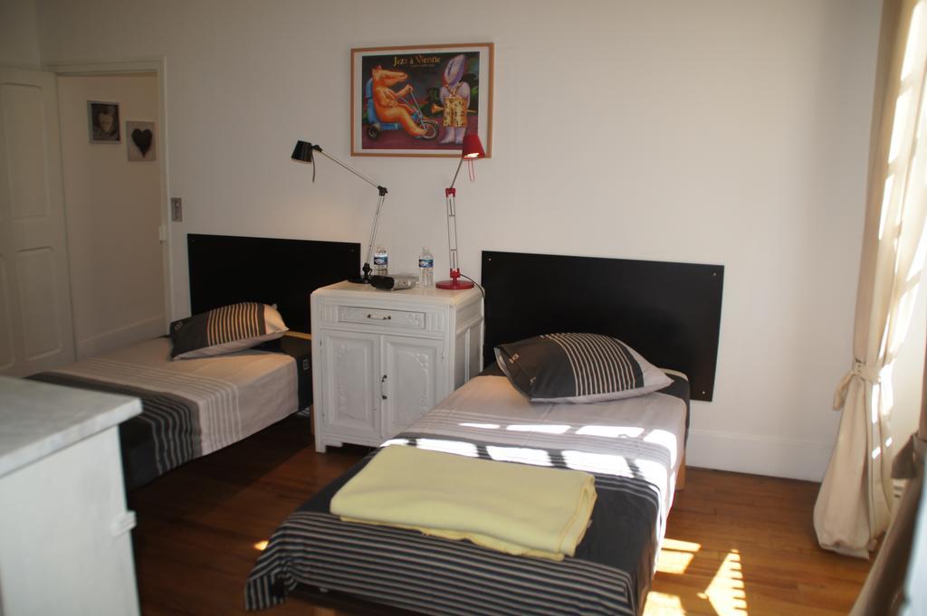 Le Charles IX Apartment Roussillon  Ngoại thất bức ảnh
